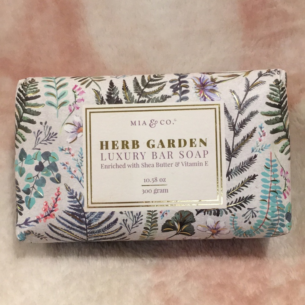 Mia & Co Colorful Herb Garden Scented Luxury Soap Bar 10.58 oz NWT shea butter